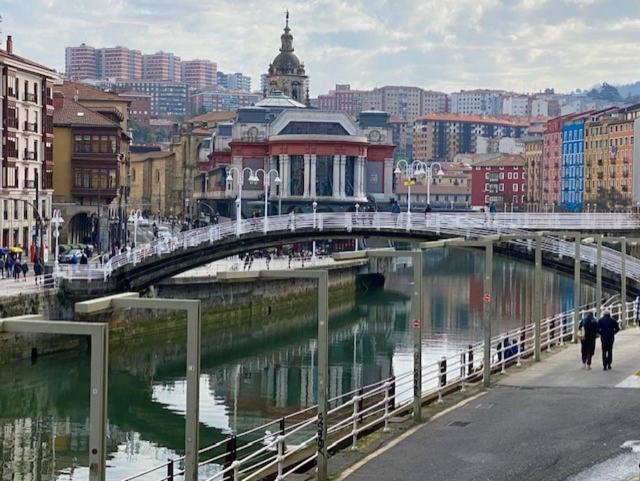 Piso De Diseno Con Vistas A La Ria. Apartamento Bilbau Exterior foto